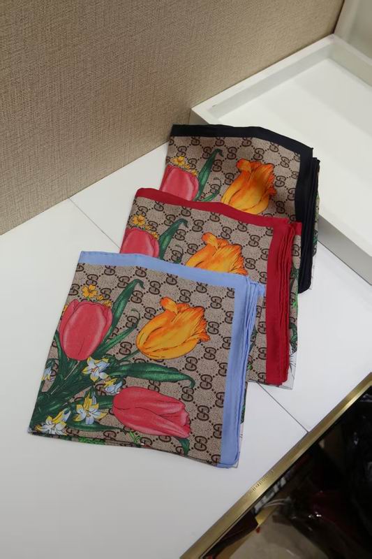 Gucci silk Scarf 90X90cm E022811